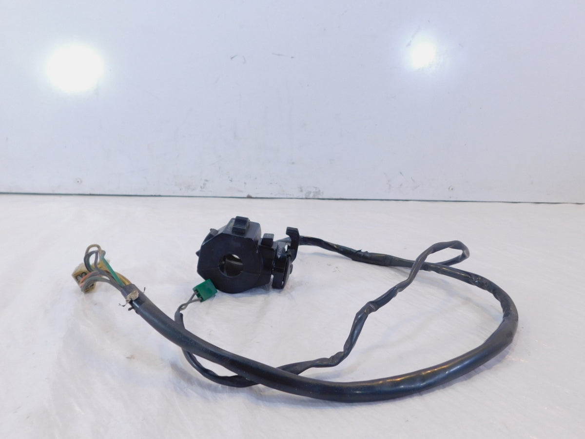 1982-1983 Yamaha XJ750 Maxim 750 Left Handlebar Horn/Turn Signal Switch Buttons - C3 Cycle