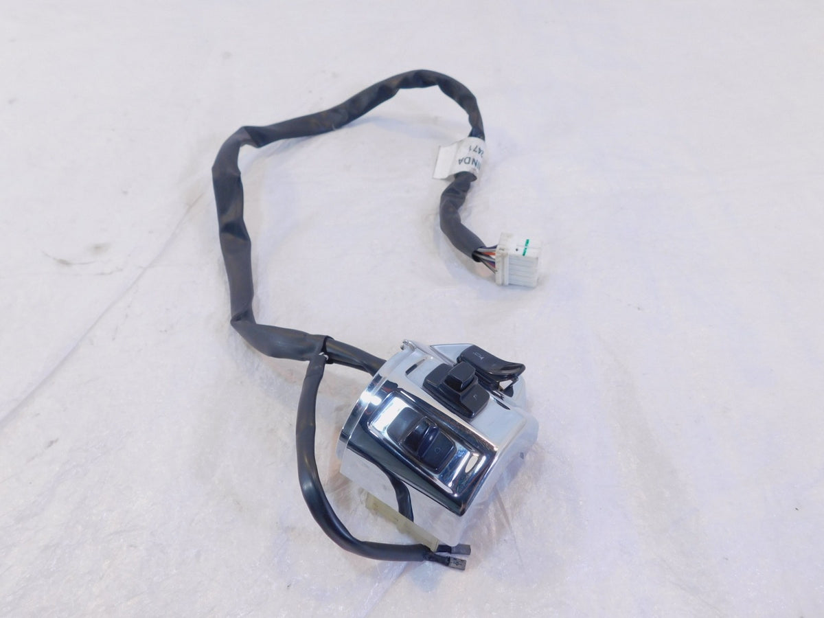 2014-2025 Vespa Primavera & Sprint 50 Chrome Left Handlebar Turn Signal Switch - C3 Cycle