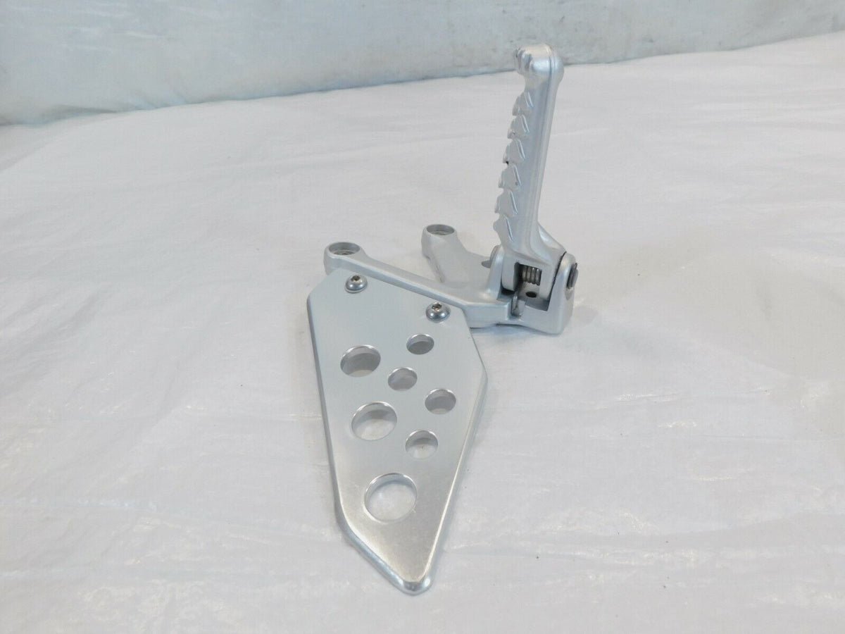 Aprilia RSV1000R RSVR & RSV 1000 Tuono Front Right Footrest Foot Peg & Mount - C3 Cycle