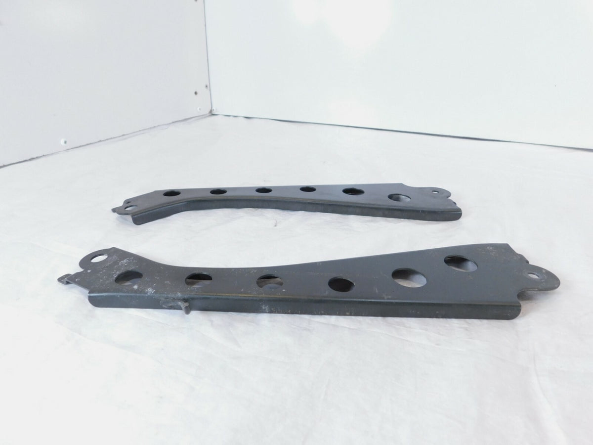 05-15 Yamaha Majesty 400 YP400 Left/Right Front Footrest Footboard Bracket Mount - C3 Cycle