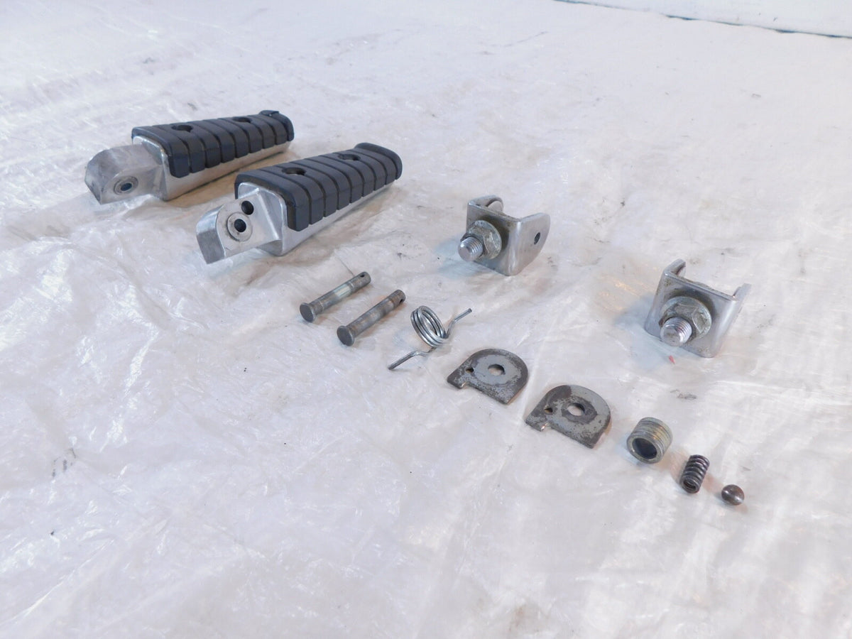 1985-95 Yamaha V-Max VMX 1200 VMX1200 Rear Left/Right Mount Brackets & Footpegs - C3 Cycle
