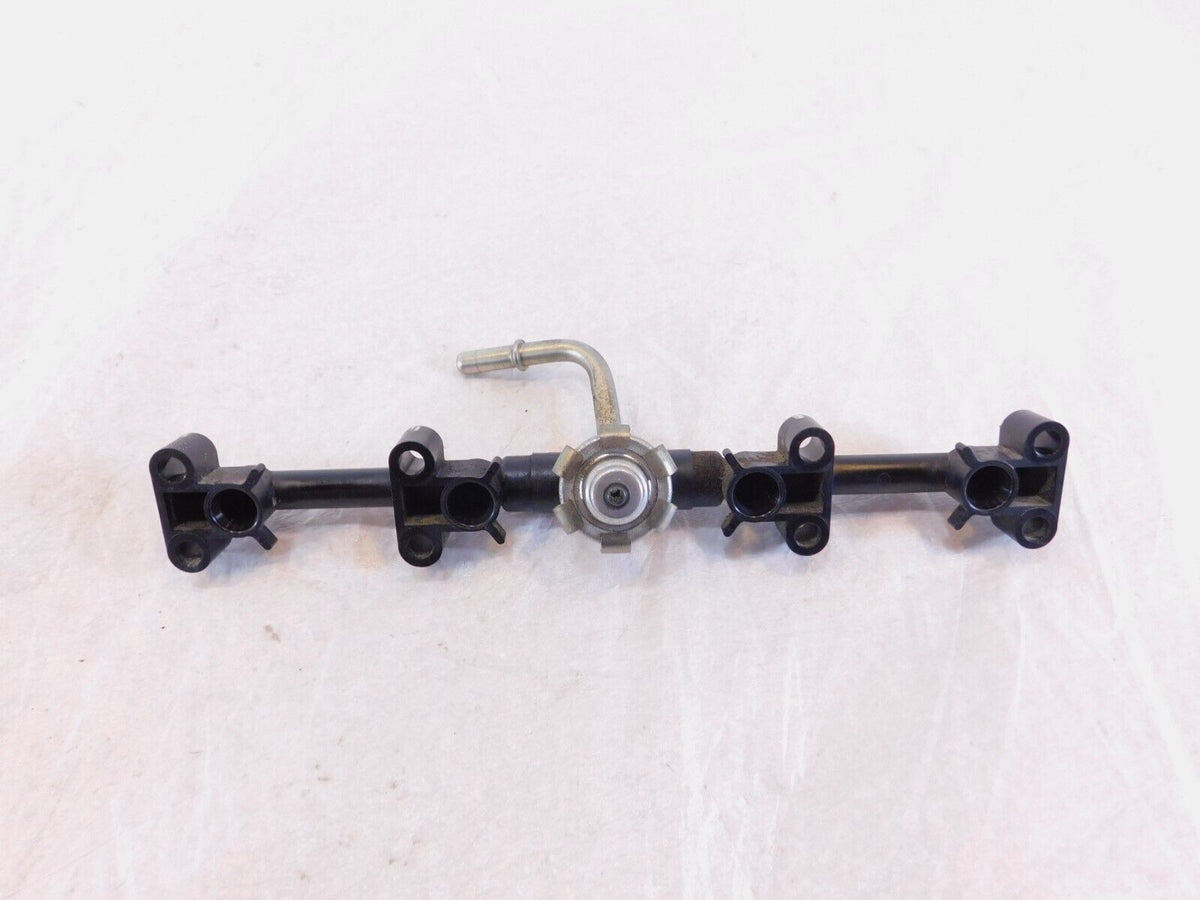 2011 2012 2013 Yamaha FZ8 FZ8N Gas Petrol Fuel Injector Throttle Body Rail Pipes