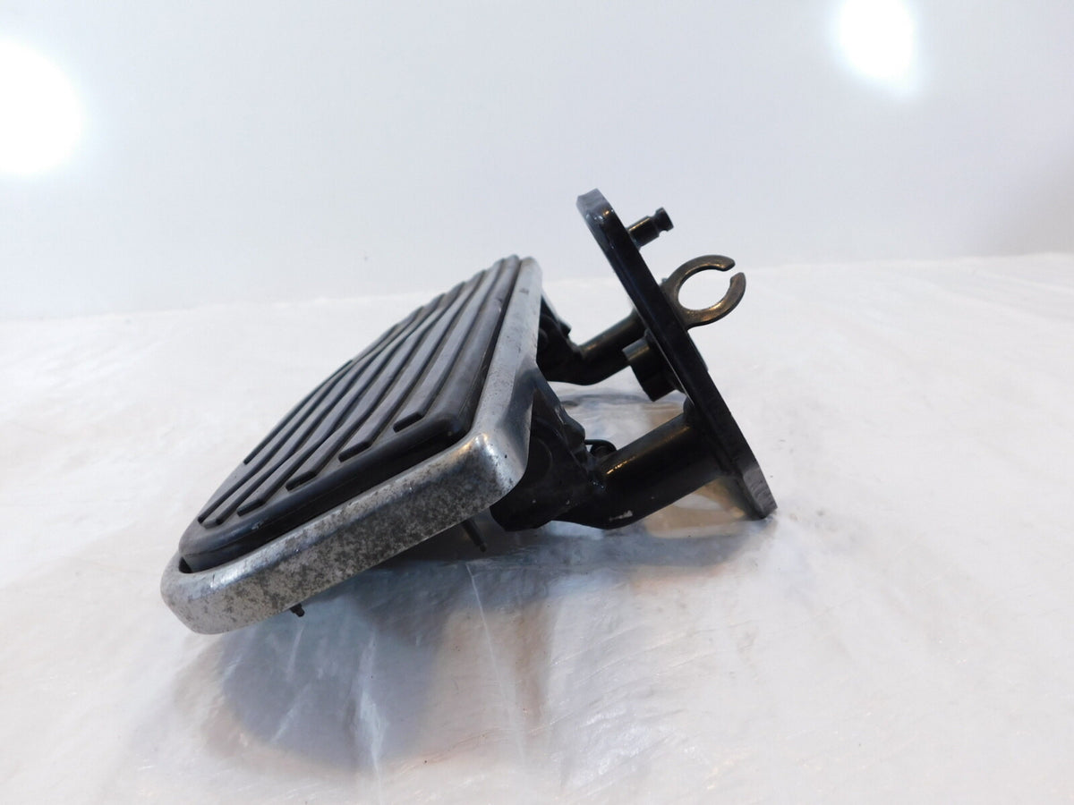 96-04 Kawasaki Vulcan 1500 Right Footrest Footboard Floorboard w/ Mount Bracket