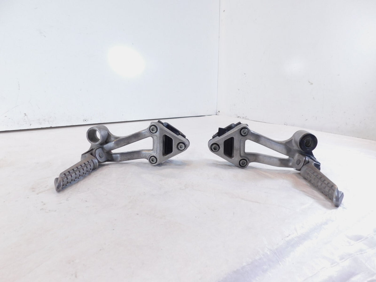 1990-1992 Kawasaki Ninja ZX11 ZX1100 Rear Passenger Footrest Foot Peg & Mounts - C3 Cycle