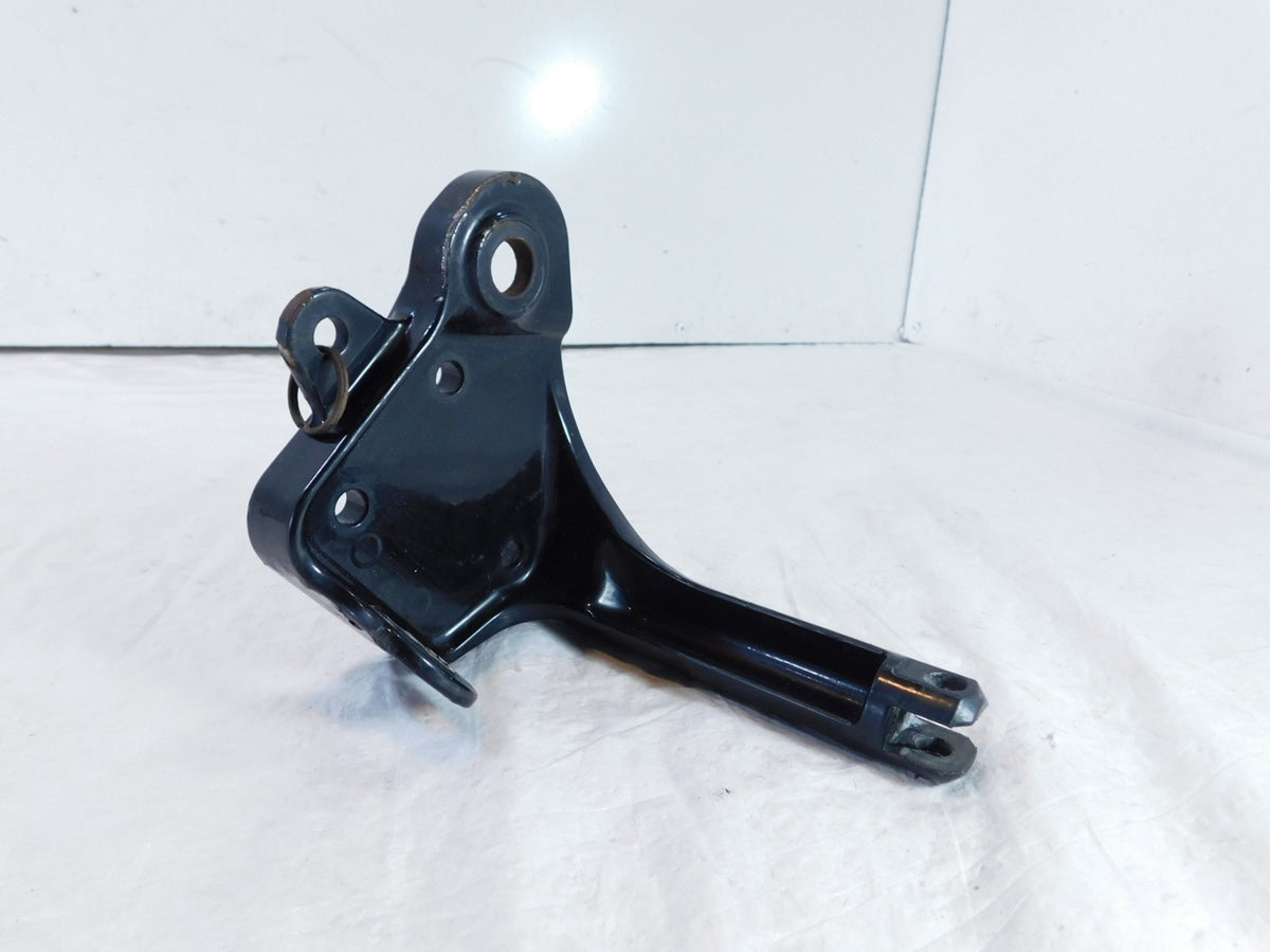 2007 07 Harley Davidson Softail Custom FXSTC Right Footpeg Mount Bracket - C3 Cycle