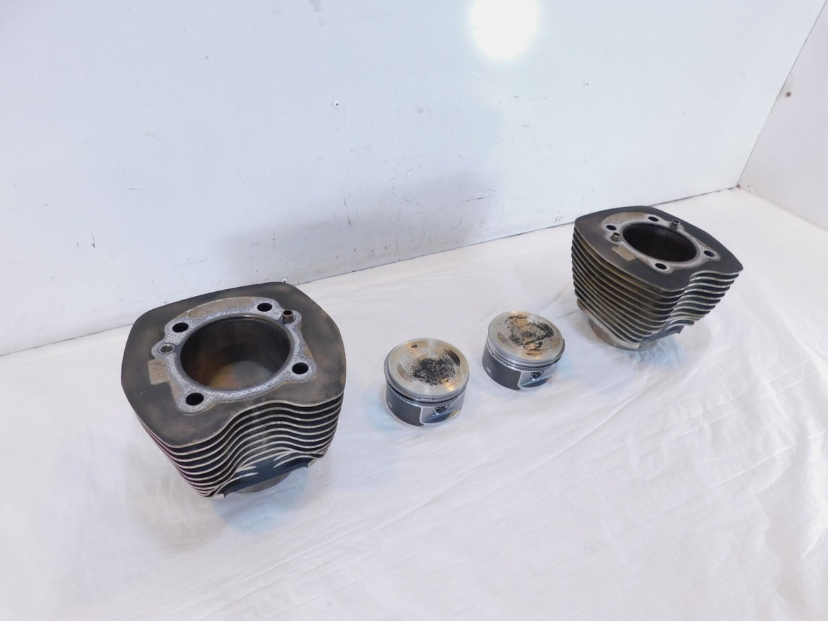 Harley Davidson Twin Cam Touring Dyna & Softail Engine Pistons & Black Cylinders