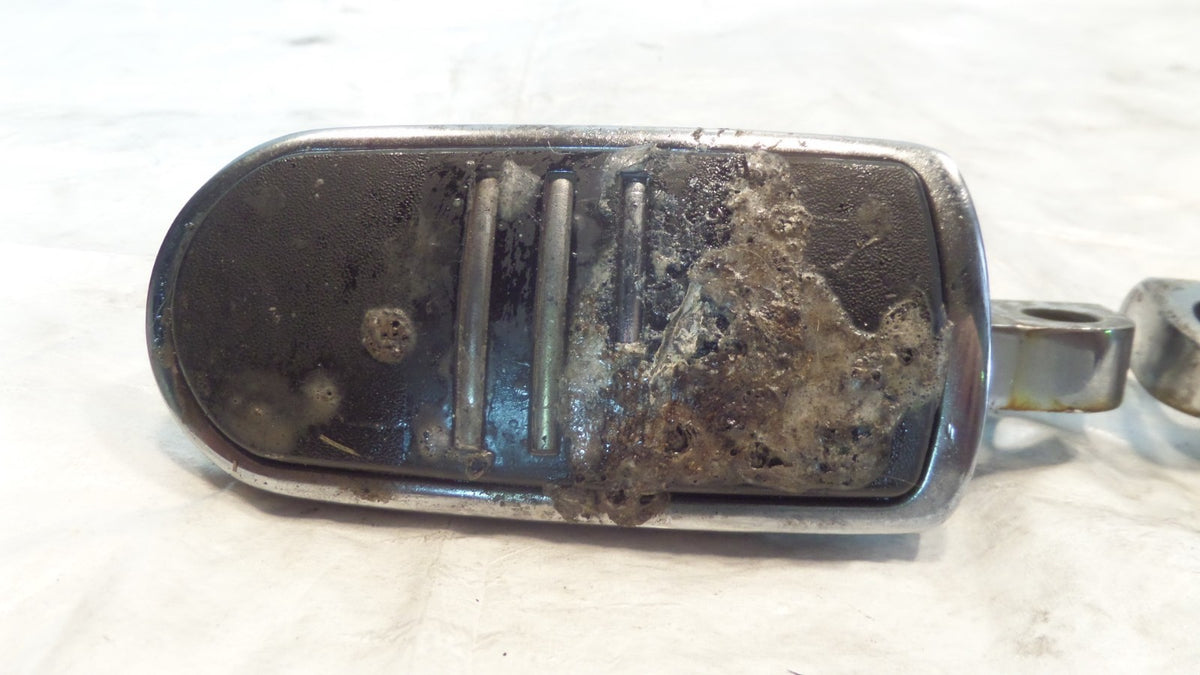 Harley Davidson Touring Dyna Sportster Softail Chrome & Rubber Footpeg Footrests