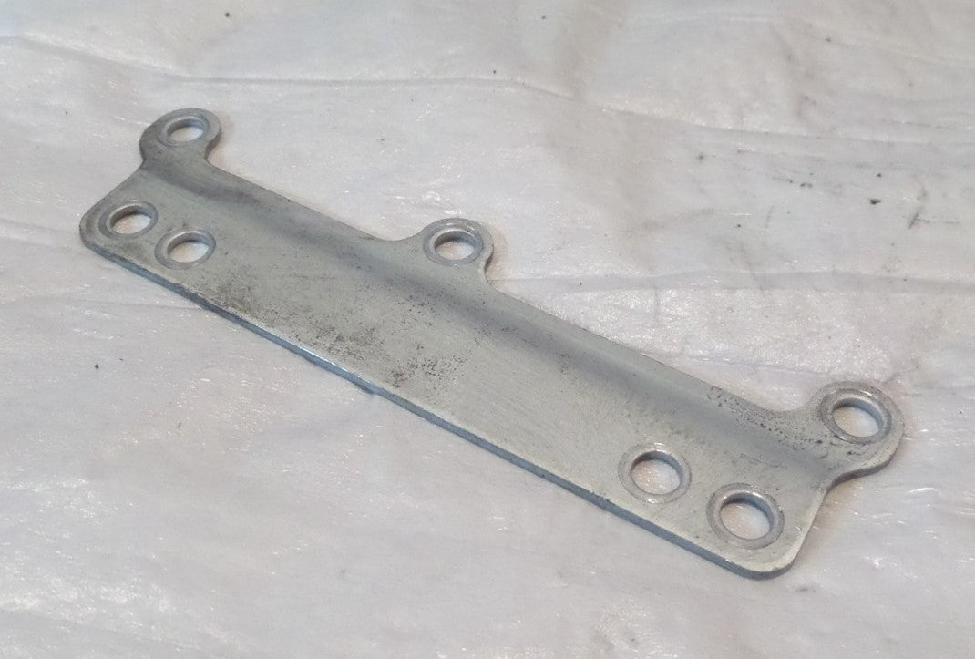 Suzuki GSXR600 GSXR-600 GSX-R750 GSXR750 Lower Plate Motor Engine Mount Bracket