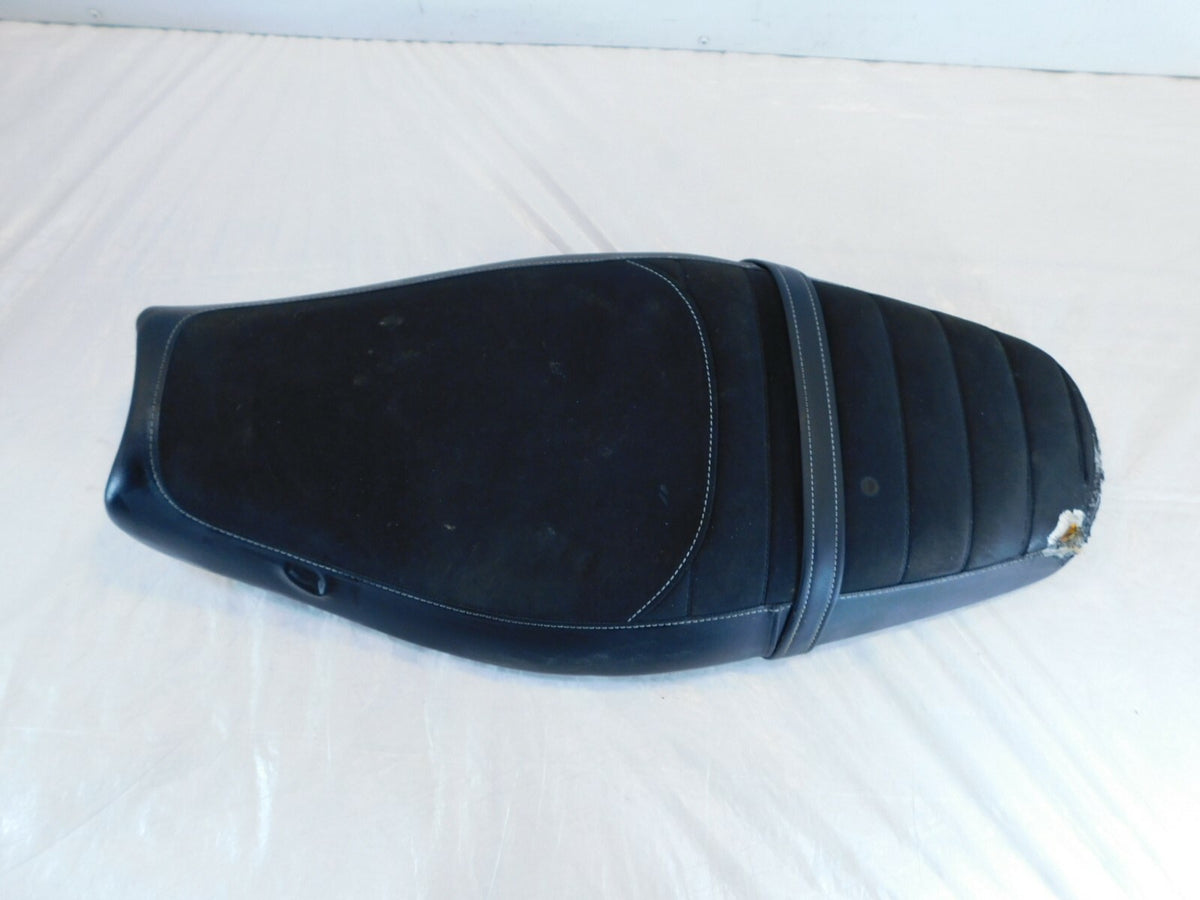 2020 20 Triumph Street Twin 900 Front/Rear Passenger Rider Seat Saddle - Torn - C3 Cycle