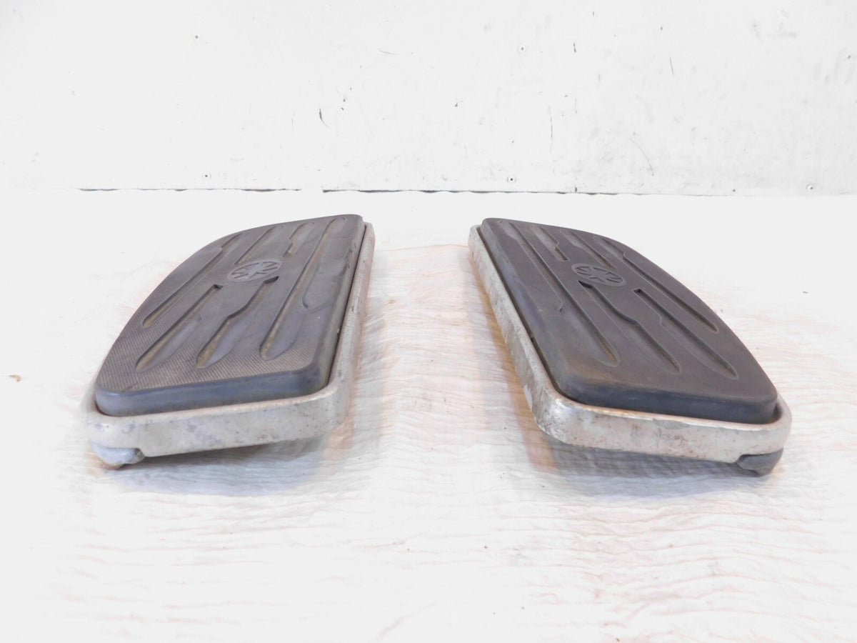 Yamaha VStar 1100 XVS1100 Classic Silverado Front Left/Right Footrest Footboards - C3 Cycle