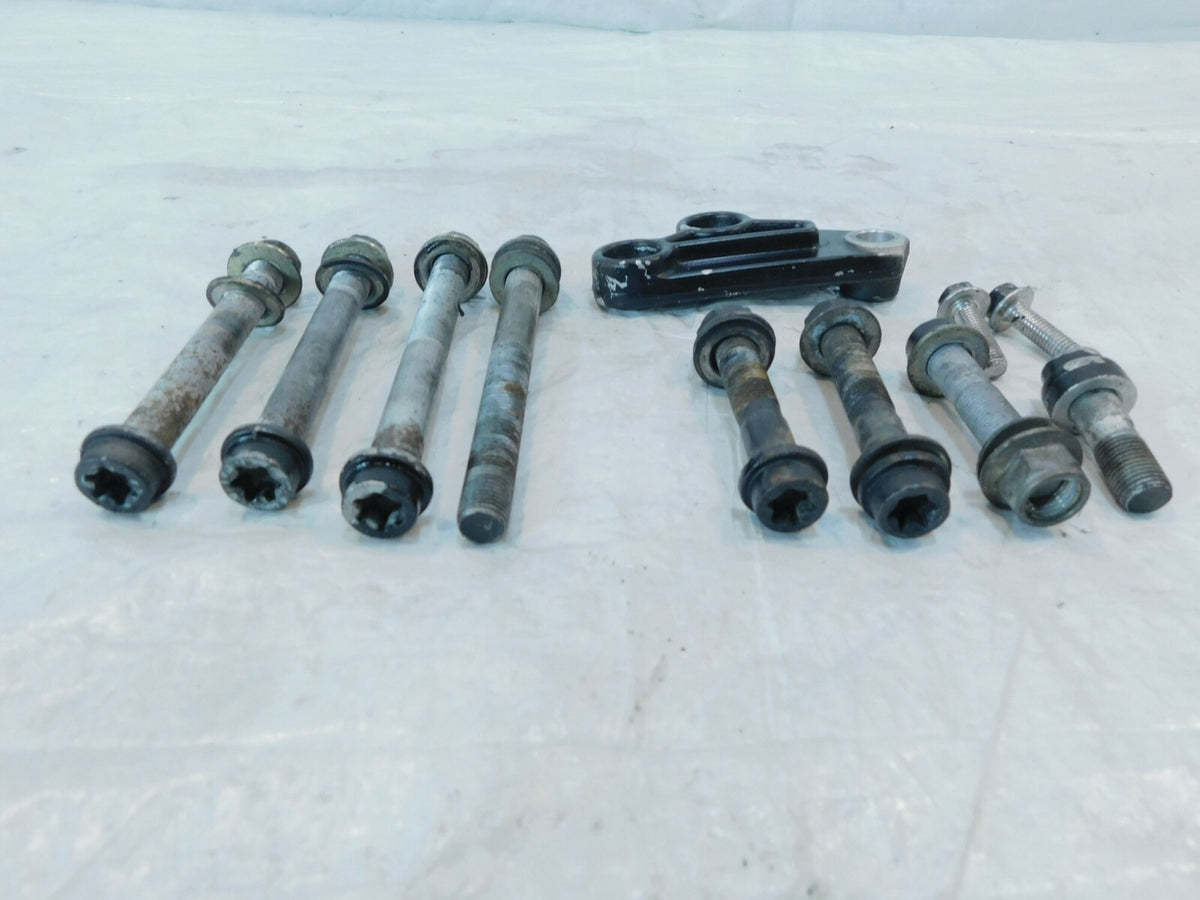 Triumph Daytona 955 955i & Speed Triple 1050 Cylinder Head Engine Motor Mount