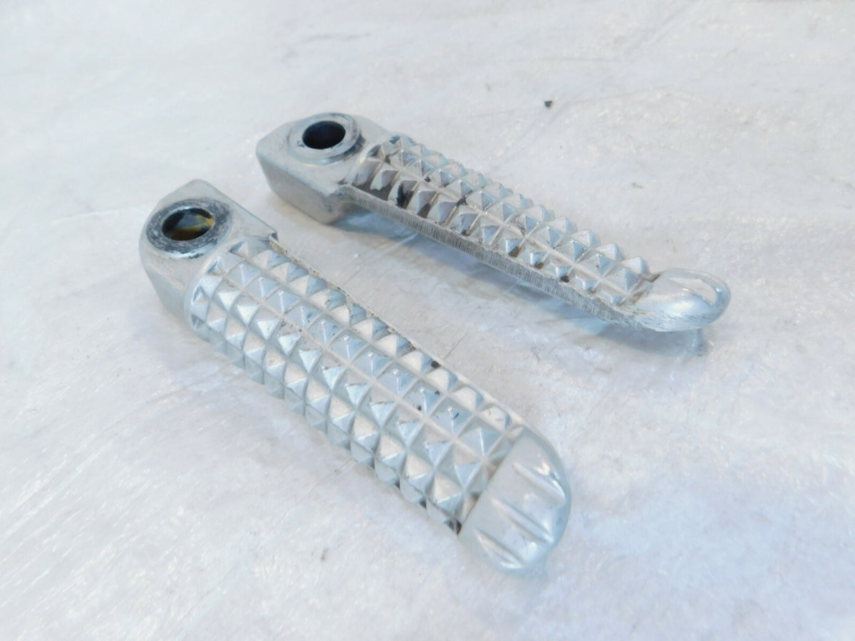 Yamaha YZFR6S YZF R6S YZFR6 R6 Left/Right Rear Passenger Footrest Footpeg Pegs - C3 Cycle