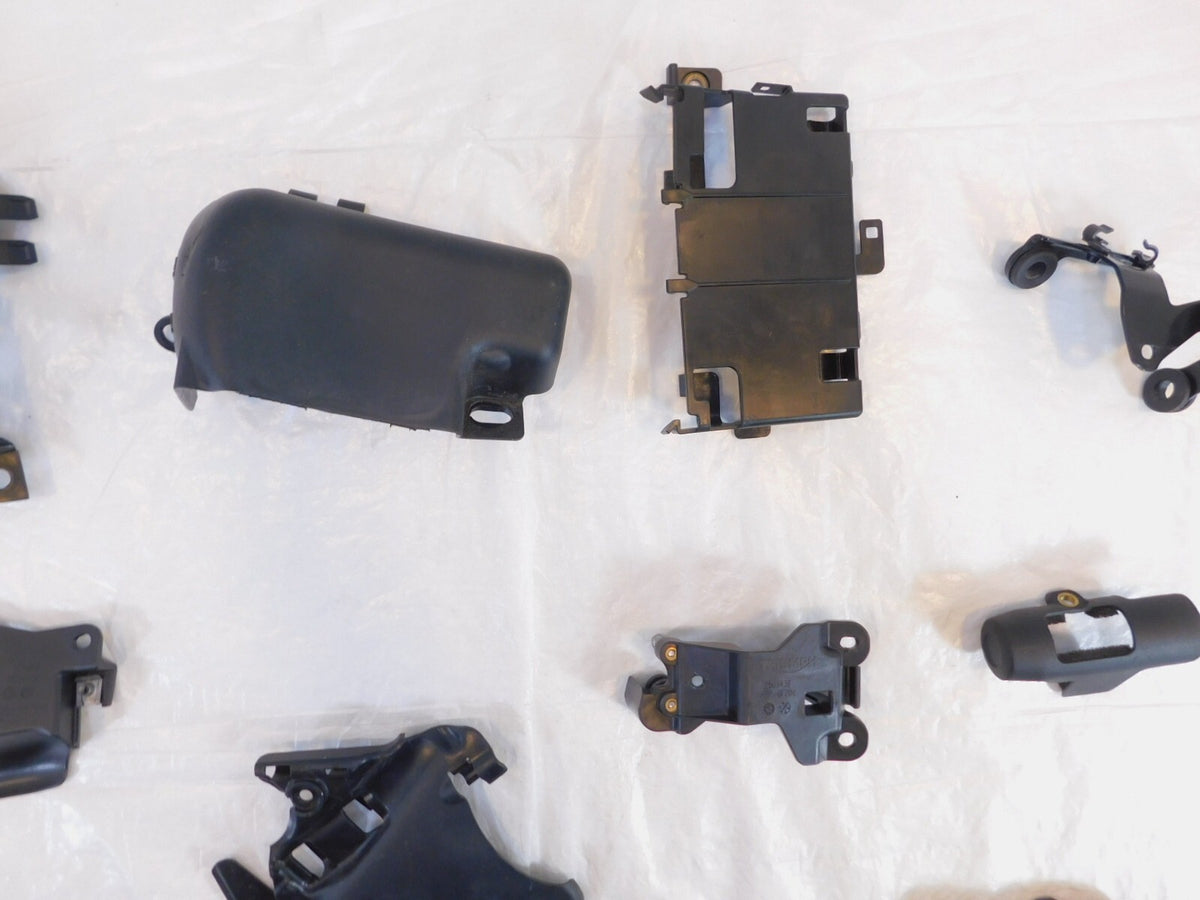 2020 20 Triumph Street Twin 900 Misc Plastic Cover Trim Panel Bracket Holders - C3 Cycle