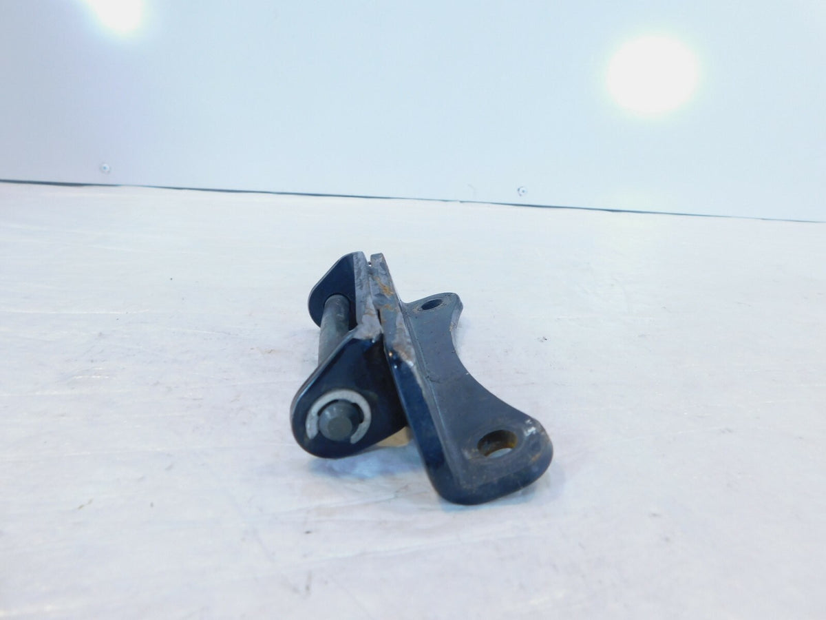 Kawasaki Vulcan 1600 Nomad Classic Right Front Footpeg Footboard Bracket Mount