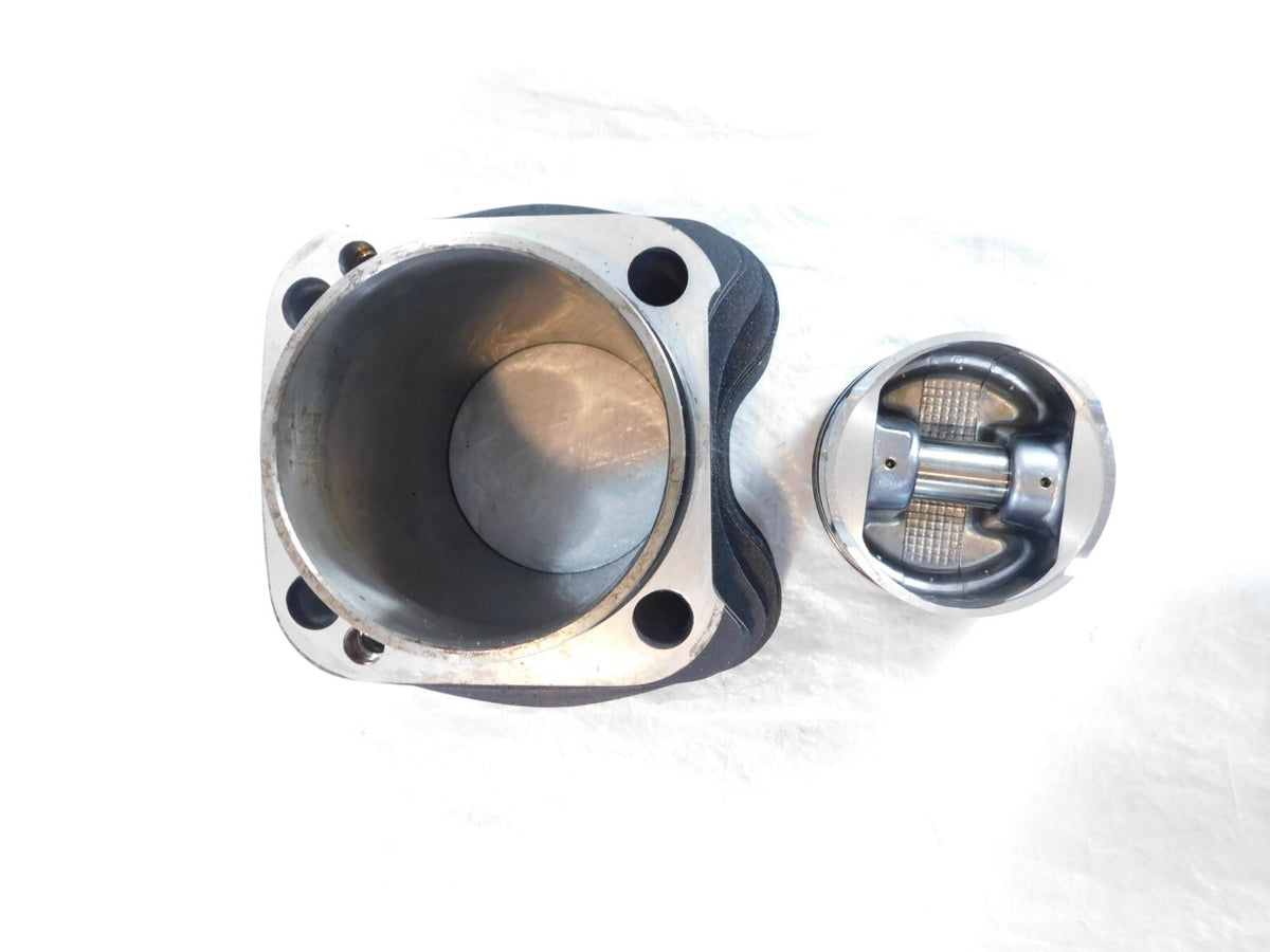Harley Davidson Touring Dyna & Softail Twin Cam 88 Motor Piston & Black Cylinder - C3 Cycle