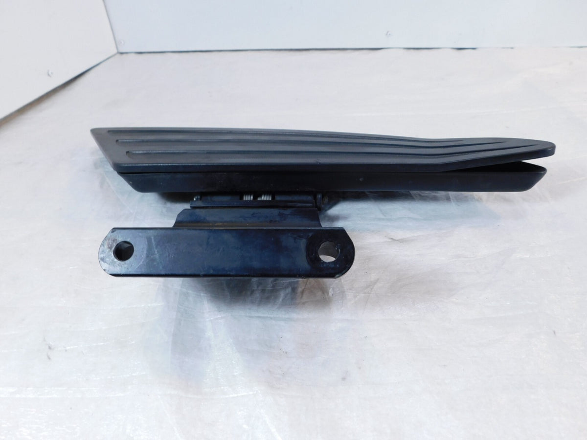 Victory Cross Roads Country & Vision Right Front Main Driver Floorboard Footrest