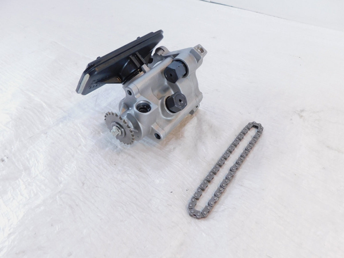 Victory Kingpin Vision Jackpot Vegas & Cross Roads Country Oil Pump  w/ Chain - C3 Cycle