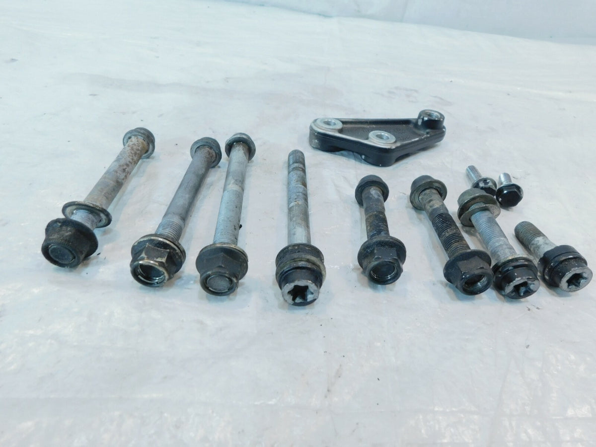 Triumph Daytona 955 955i & Speed Triple 1050 Cylinder Head Engine Motor Mount