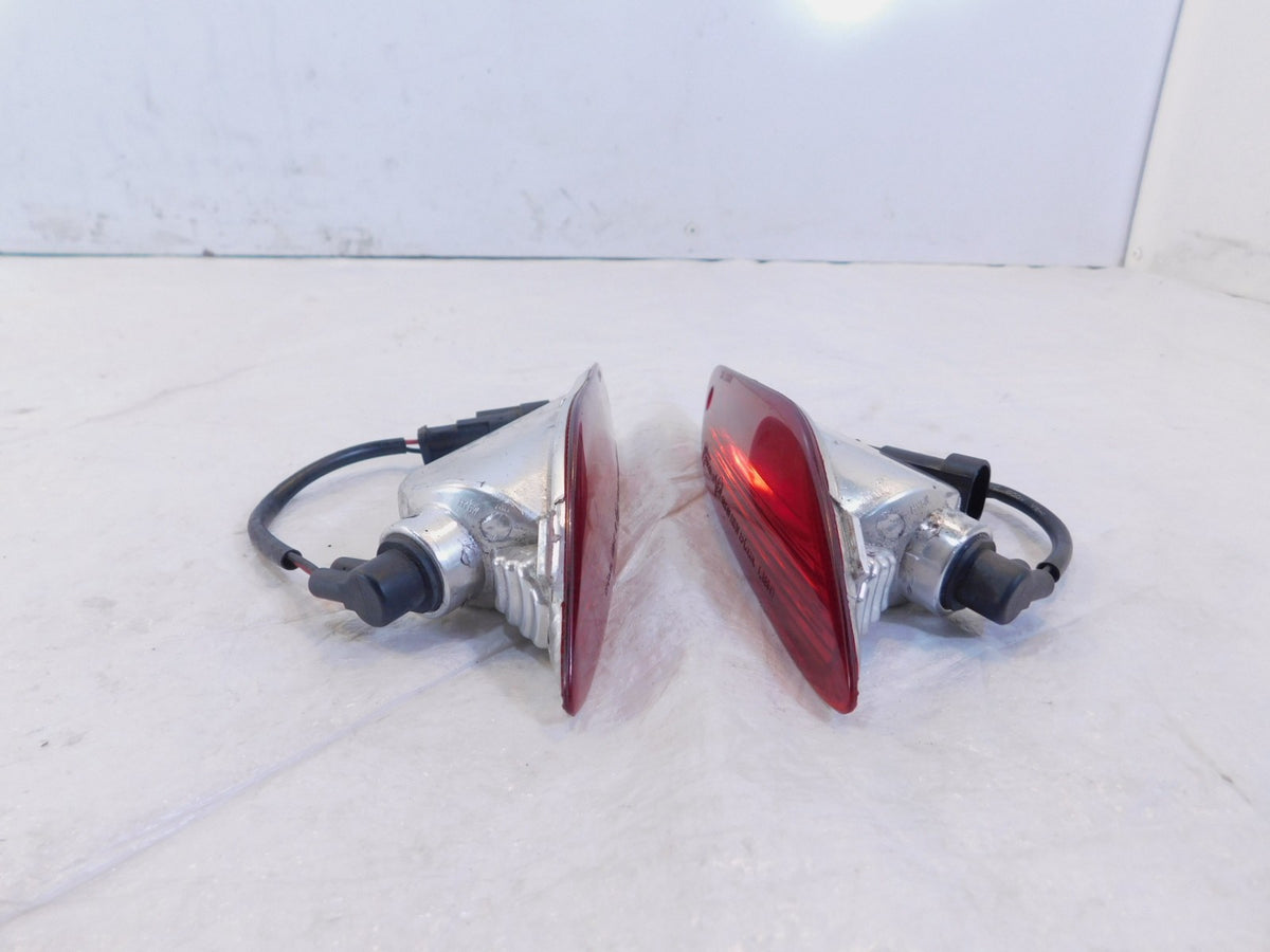 Vespa Primavera Sprint 50 125 150 Pair Rear Fender Auxiliary Side Light Lamps - C3 Cycle