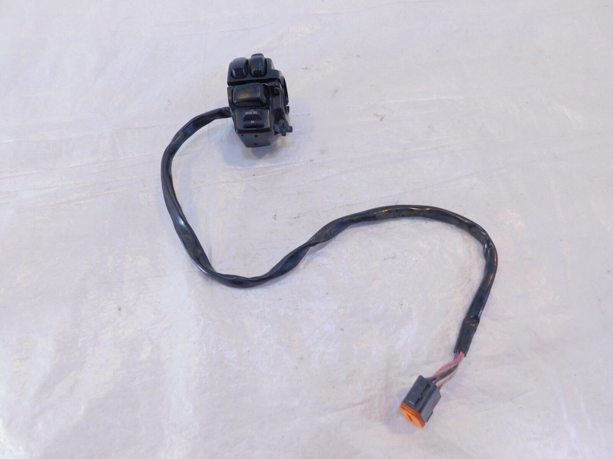 Harley Electra Glide Right Handlebar Engine Stop Start Kill Switches w/ Radio - C3 Cycle