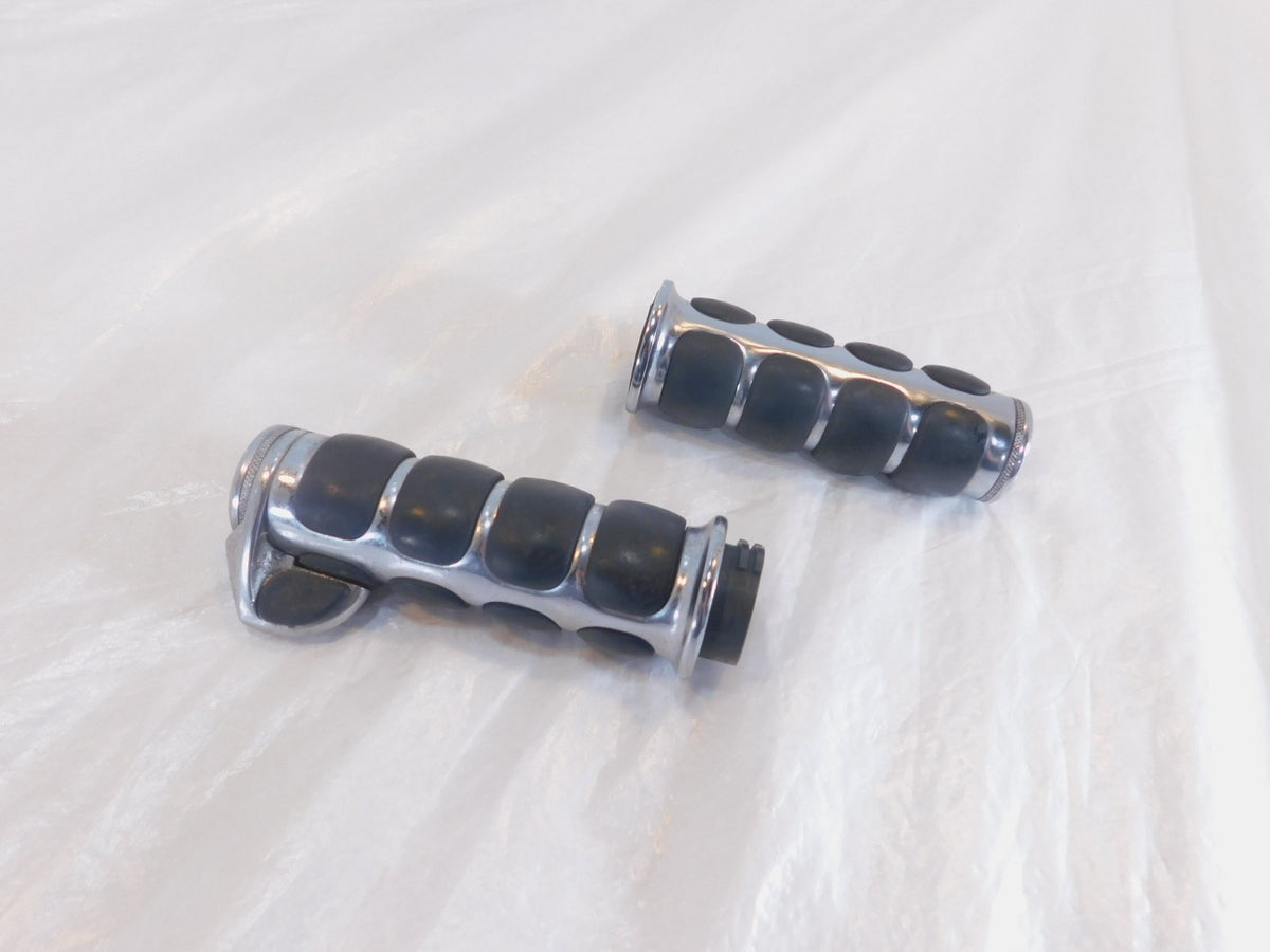 Harley Davidson Dyna Softail Sportster Rubber & Chrome Handlebar Right Hand Grip - C3 Cycle