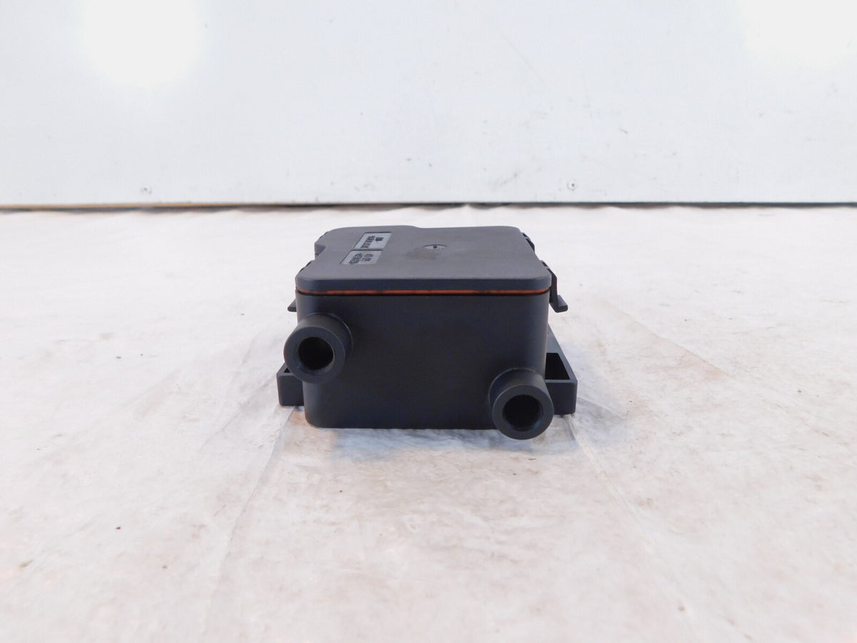 2005-2008 BMW R1200 ST R1200ST Throttle Bowden Cable Distributor Box & Cover - C3 Cycle