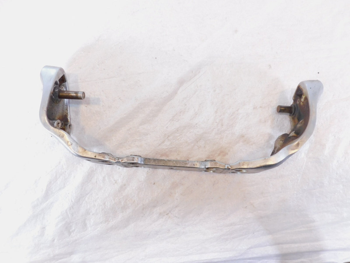 Suzuki Intruder 1400 Boulevard S83 VS1400 Front Footrest Foot Peg Bracket Mount