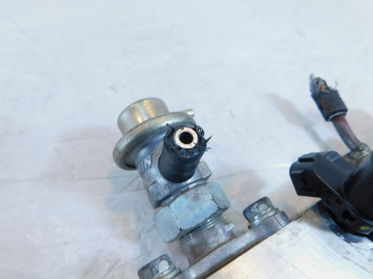 Honda GL1800 Goldwing Left Injector Rail w/ Fuel Injectors & Pressure Regulator