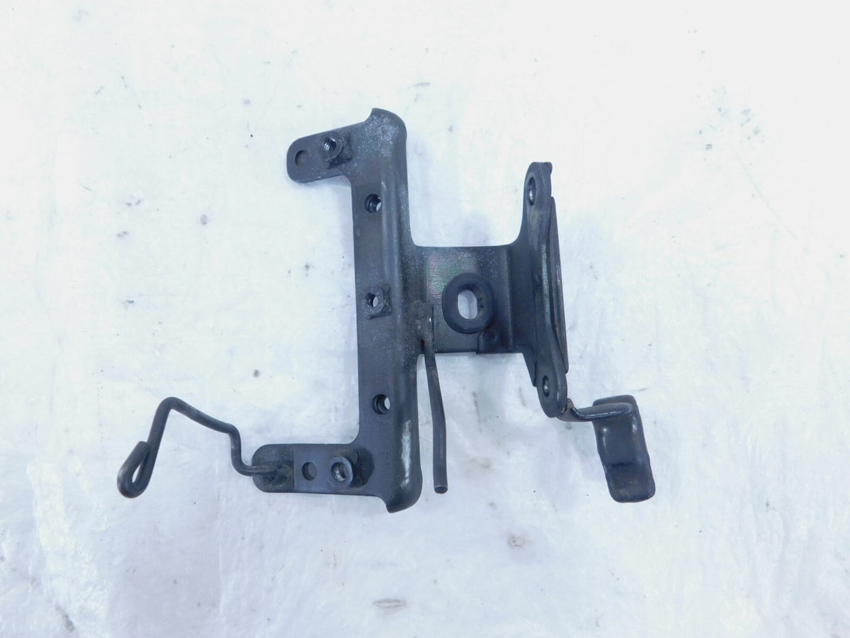 84-85 Honda VF500C Magna V30 500 Fuse Box & Inner Horn Holder Case Mount Bracket - C3 Cycle