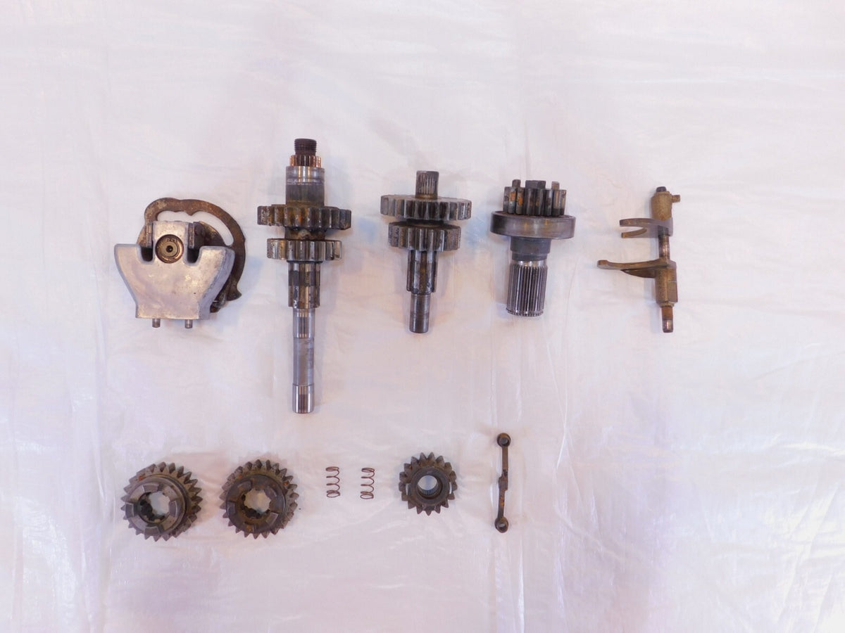 1984 Harley Davidson Sportster XLX Ironhead 1000 4 Speed Transmission -Rusty