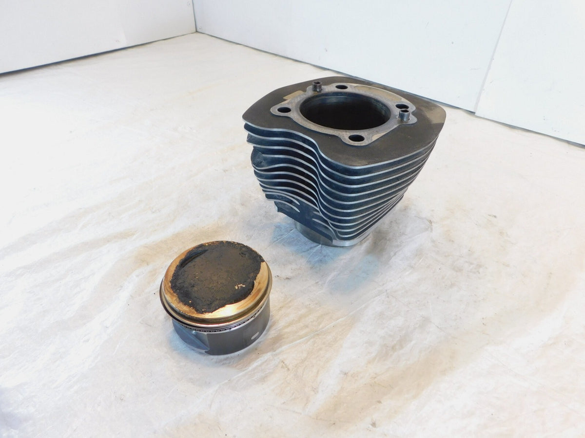Harley Davidson Touring Dyna & Softail Twin Cam 88 Motor Piston & Black Cylinder - C3 Cycle