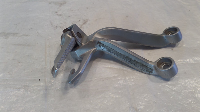 2003 2004 Suzuki GSXR1000 GSXR 1000 Left Rear Passenger Footpeg Footrest Bracket