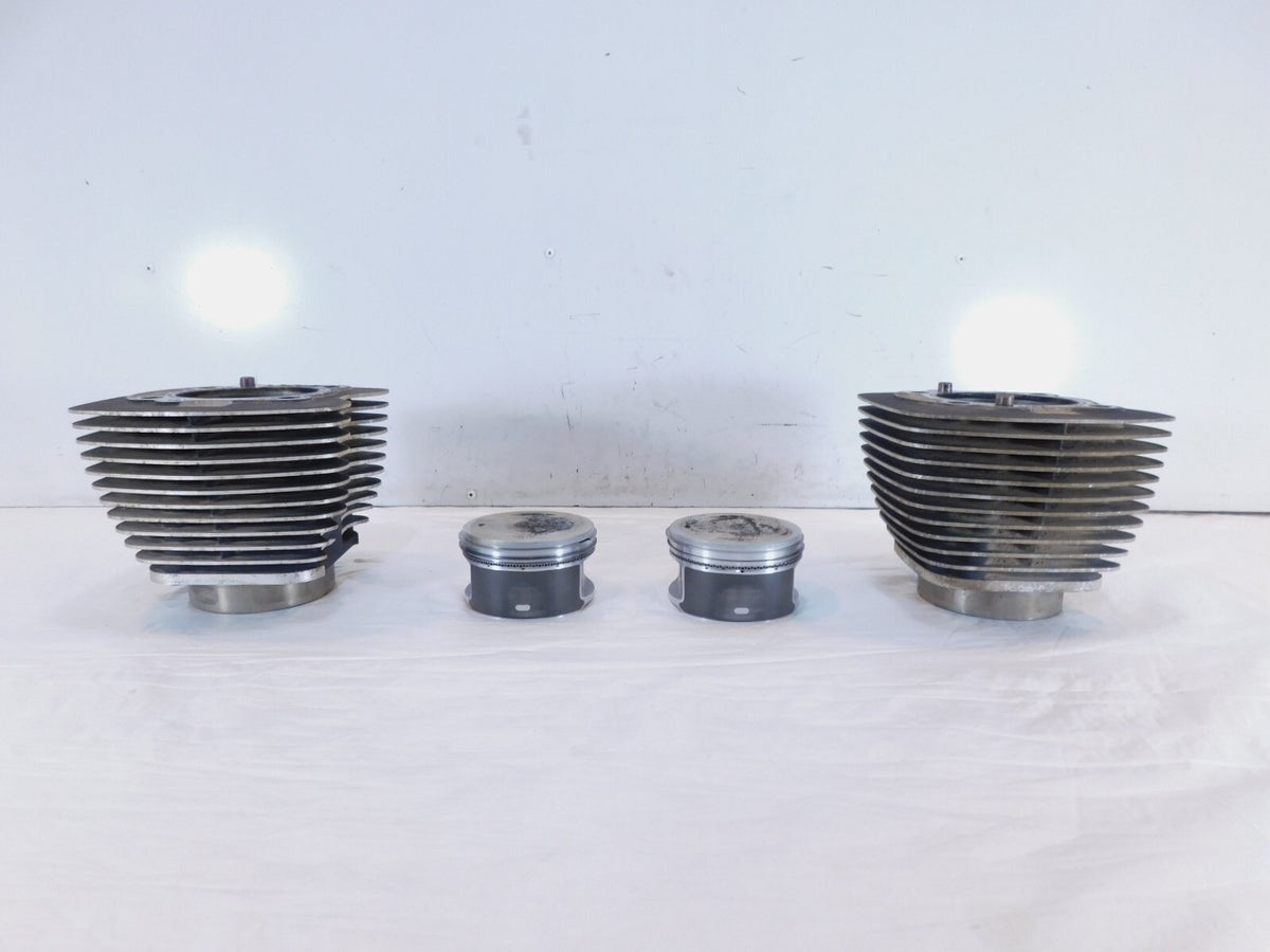 Harley Davidson Twin Cam Touring Dyna & Softail Engine Pistons & Black Cylinders