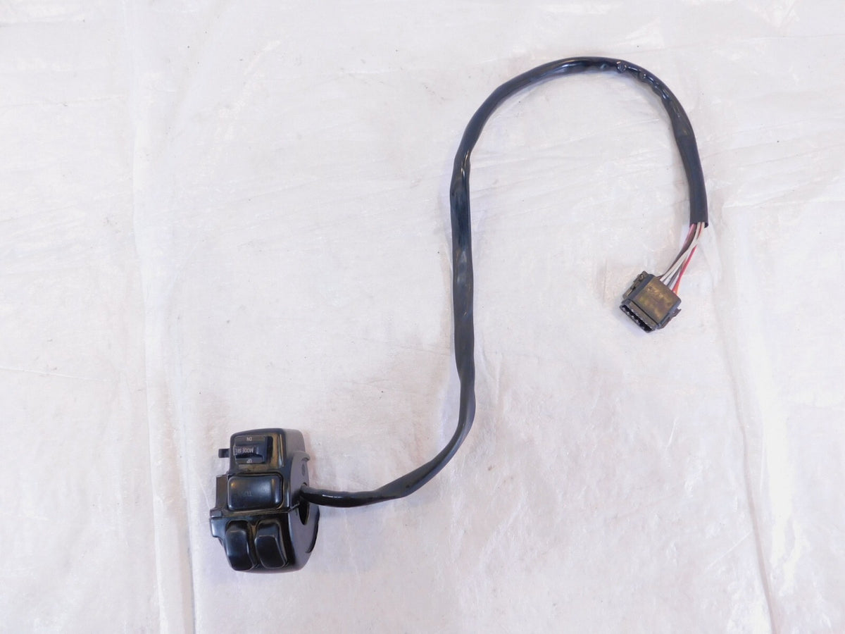 Harley Electra Glide Right Handlebar Engine Stop Start Kill Switches w/ Radio - C3 Cycle