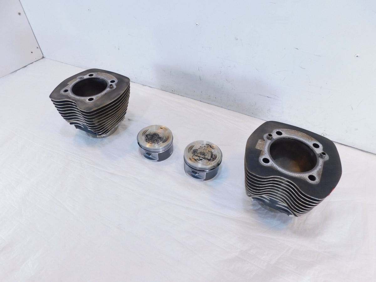 Harley Davidson Twin Cam Touring Dyna & Softail Engine Pistons & Black Cylinders