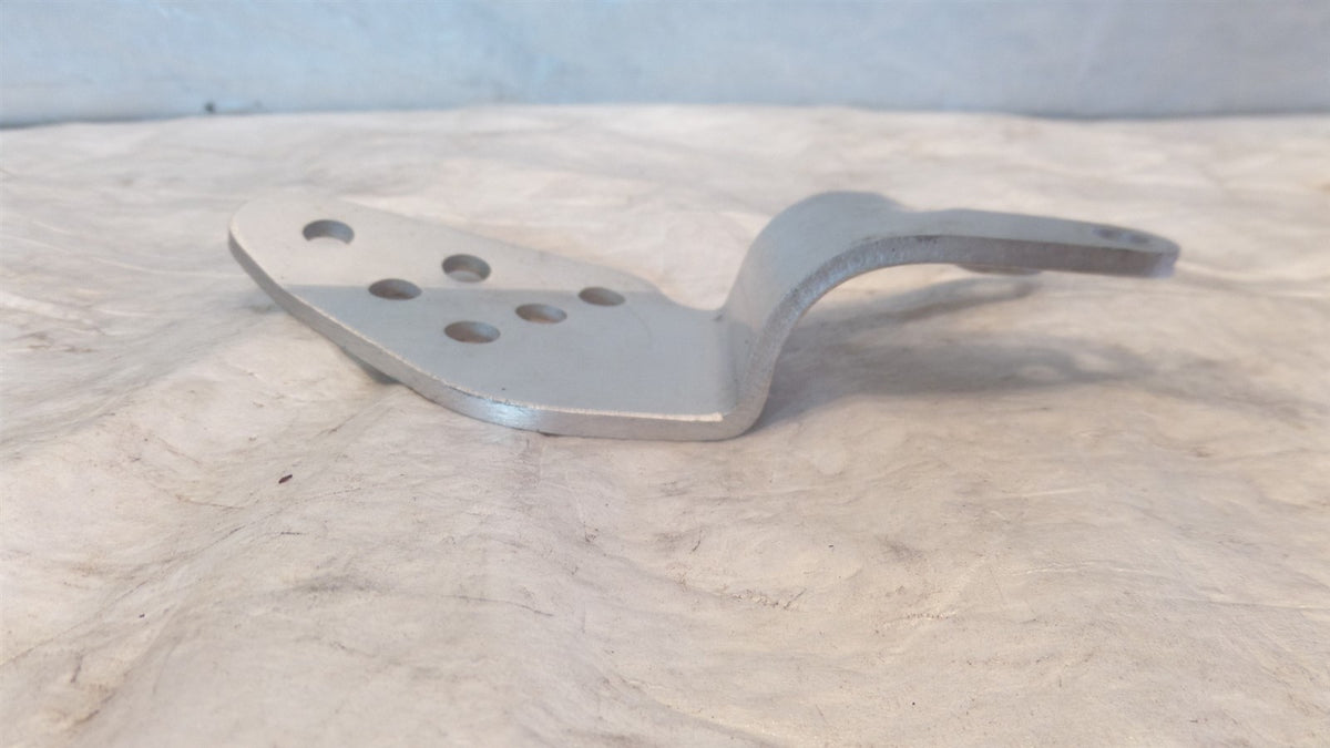 1999 2000 2001 & 2002 Yamaha YZFR6 R6 Right Footpeg Footrest Guard Bracket - C3 Cycle