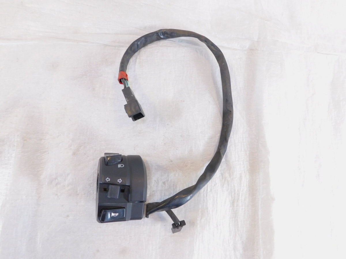 Suzuki GW250 Inazuma 250 L3 L4 L5 L7 Front Left Handlebar Indicator Switches