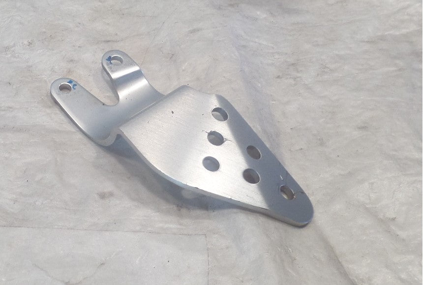 1999 2000 2001 & 2002 Yamaha YZFR6 R6 Right Footpeg Footrest Guard Bracket - C3 Cycle