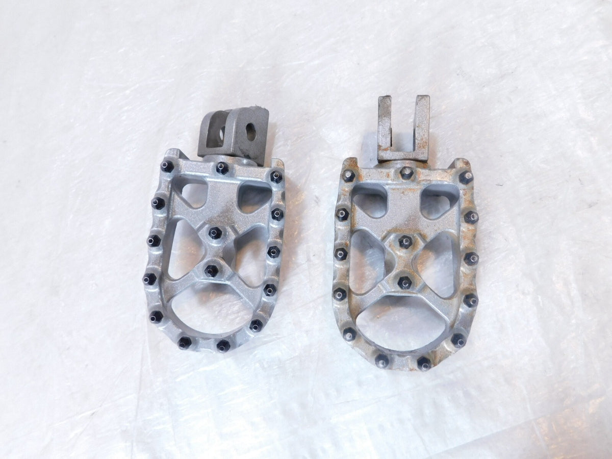 Harley Touring V-Rod Dyna Sportster FXR Softail FLO MX Style Footpeg Footrests - C3 Cycle