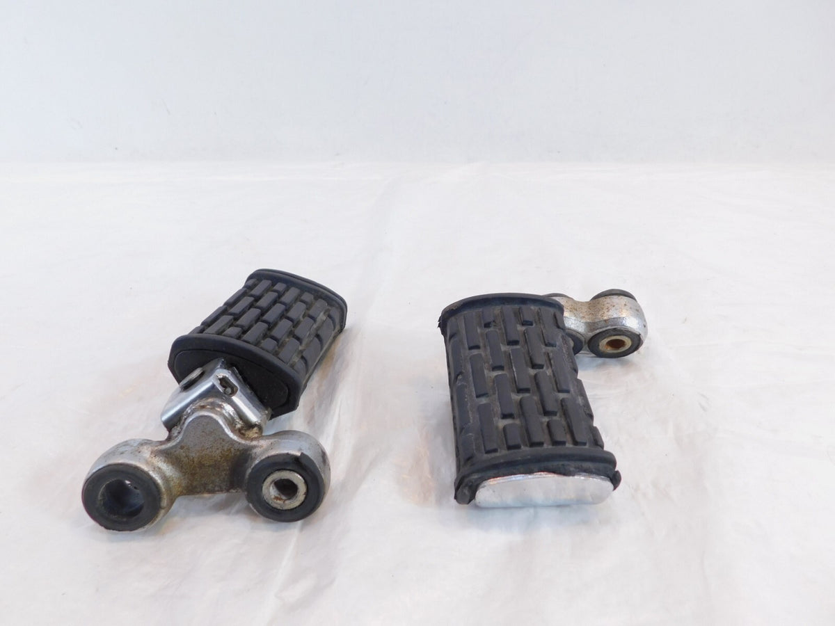 1984-1985 Yamaha Virago 700 1000 Front Left/Right Footrest Foot Pegs & Mounts - C3 Cycle