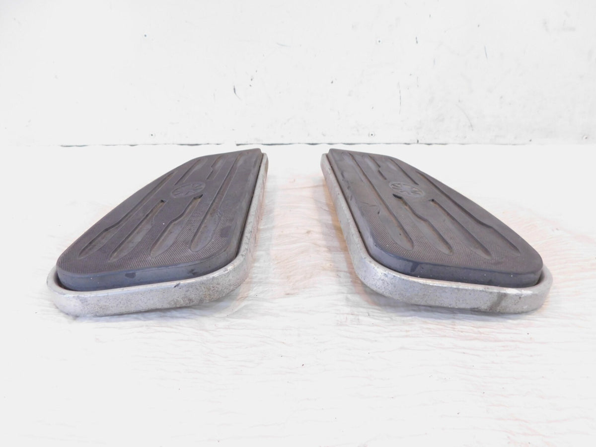 Yamaha VStar 1100 XVS1100 Classic Silverado Front Left/Right Footrest Footboards - C3 Cycle