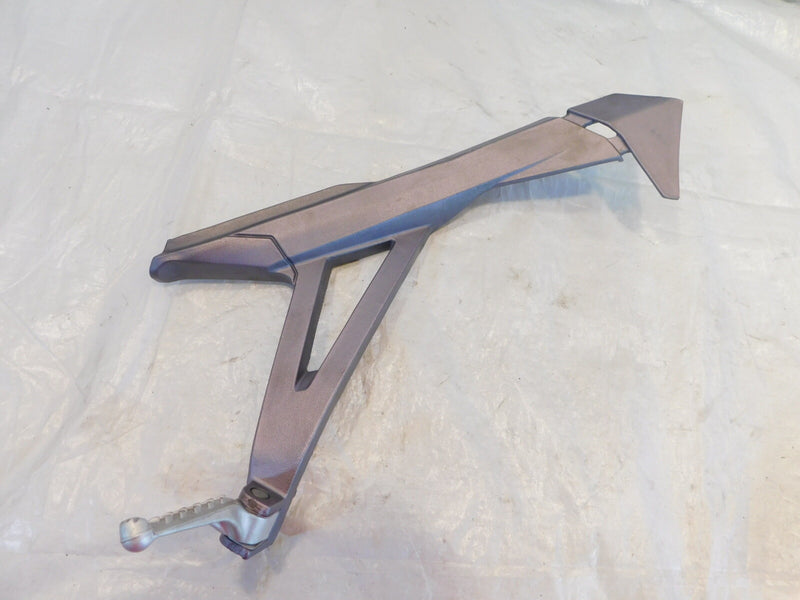 01-04 Aprilia RST1000 RST 1000 Futura Right Rear Footpeg Footrest Holder Bracket