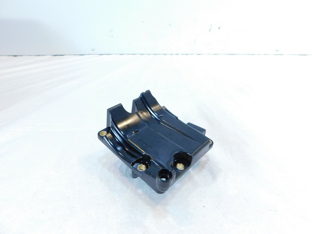 Triumph Bonneville Street Twin Thruxton R Engine Motor Crankcase Breather Cover - C3 Cycle