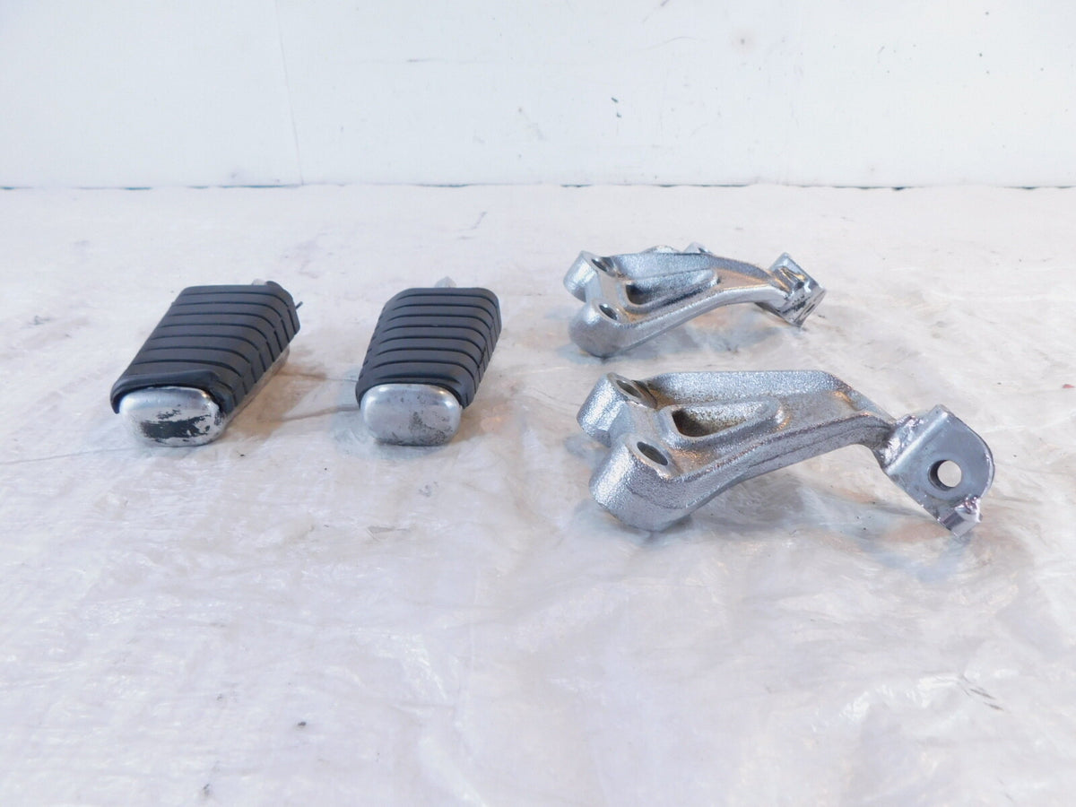 1985-95 Yamaha V-Max VMX 1200 VMX1200 Front Left/Right Mount Brackets & Footpegs - C3 Cycle