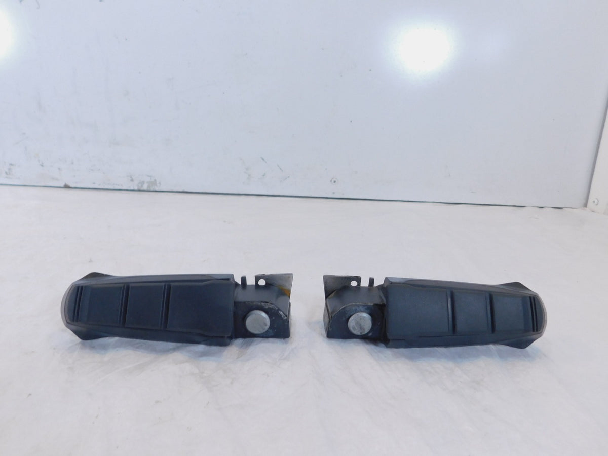 2001 2002 2003 2004 2005 BMW F650CS Left/Right Rear Passenger Footrest Foot Pegs - C3 Cycle