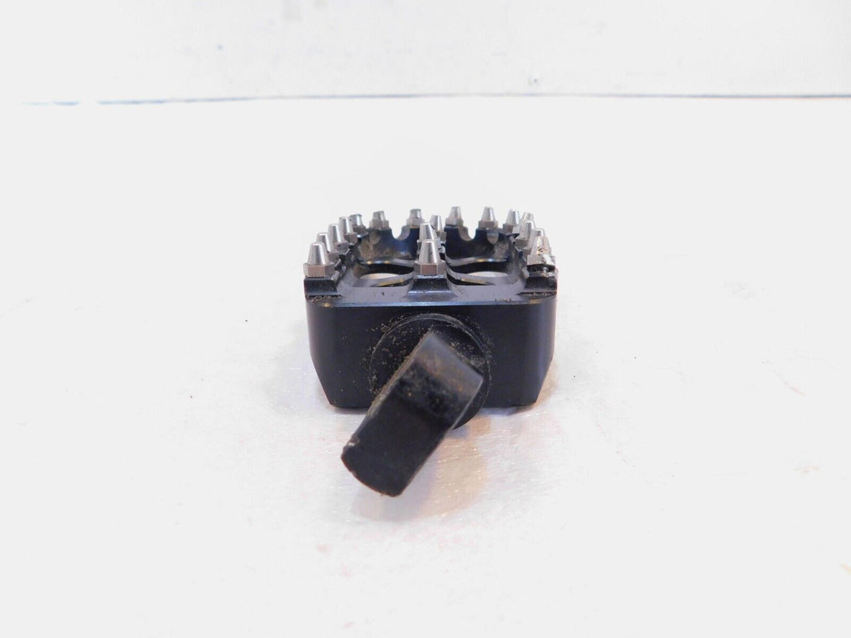 One Harley Davidson FXR Dyna Sportster & Softail Black Metal Footpegs Footrest - C3 Cycle