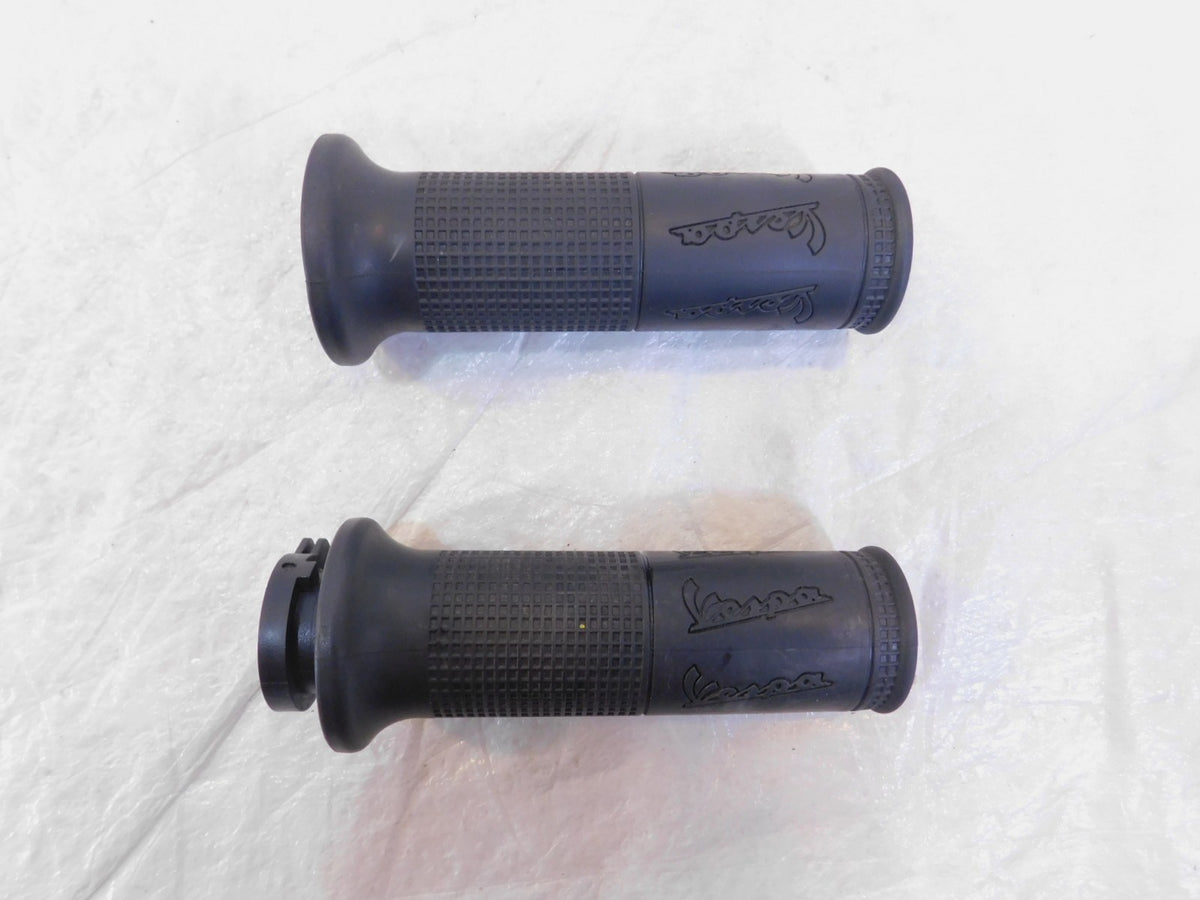 Vespa Primavera Sprint 50 125 150 Black Pair Left Right Handlebar Hand Grips - C3 Cycle