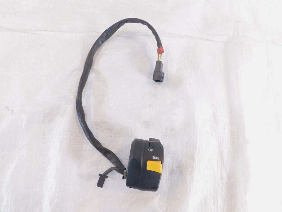 Suzuki GW250 Inazuma 250 L3 L4 L5 L7 Front Left Handlebar Indicator Switches