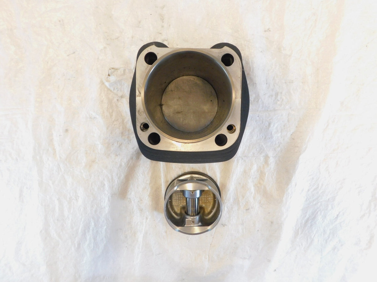 Harley Davidson Touring Dyna & Softail Twin Cam 88 Motor Piston & Black Cylinder - C3 Cycle