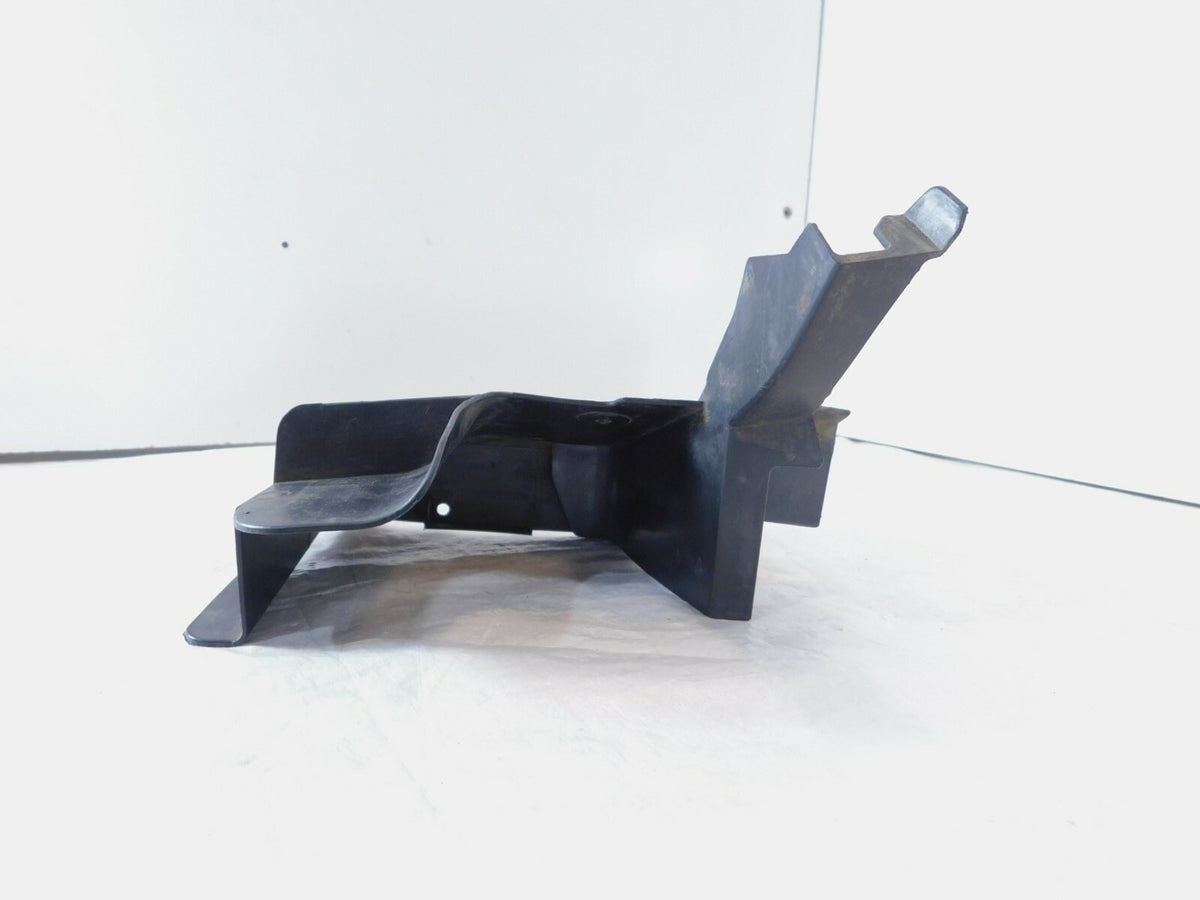 05-15 Yamaha Majesty 400 YP400 Right Front Leg Foot Inner Panel Cover Trim - C3 Cycle